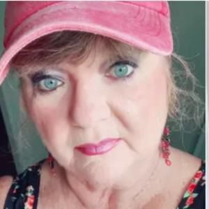 Meet your Posher, Sharon